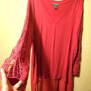 Crocheted sleeved top